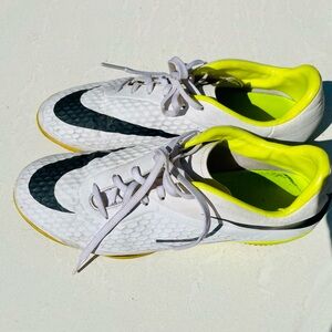 Nike White Indoor Soccer Shoes with Neon Yellow Lining and Black Swoosh